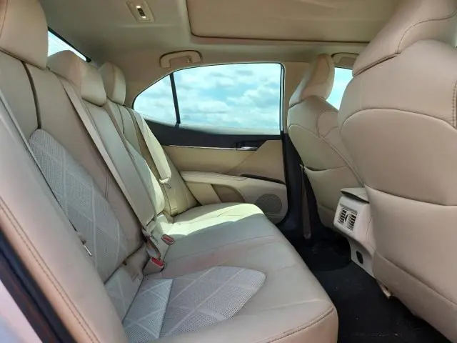 2019 TOYOTA CAMRY XLE V6  