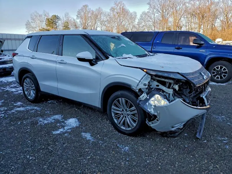 2023 MITSUBISHI OUTLANDER ES  