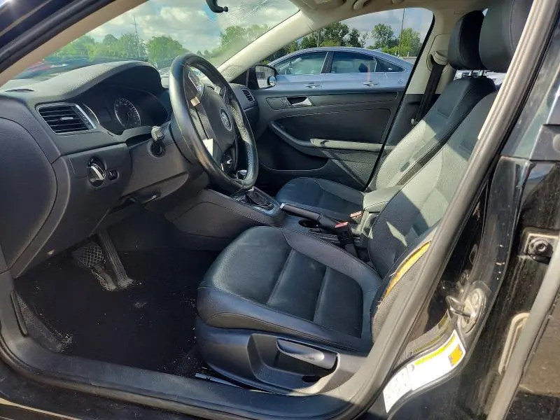 2012 VOLKSWAGEN JETTA SE  