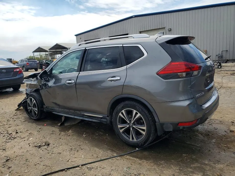 2017 NISSAN ROGUE SL  