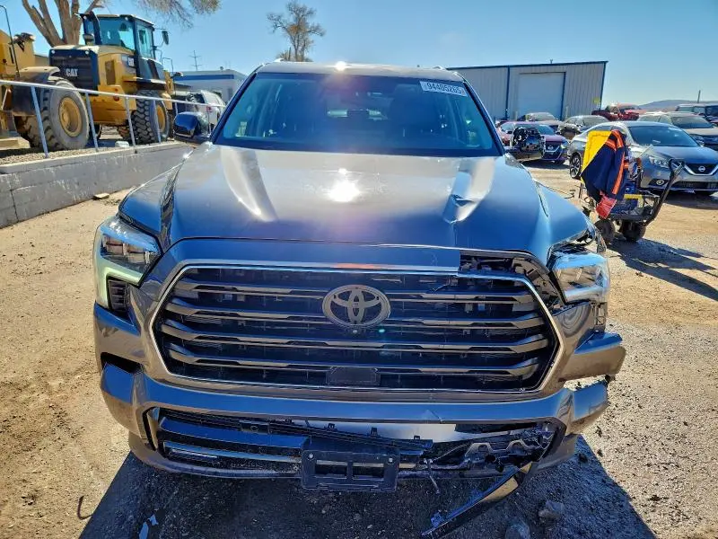 2024 TOYOTA SEQUOIA SR5  