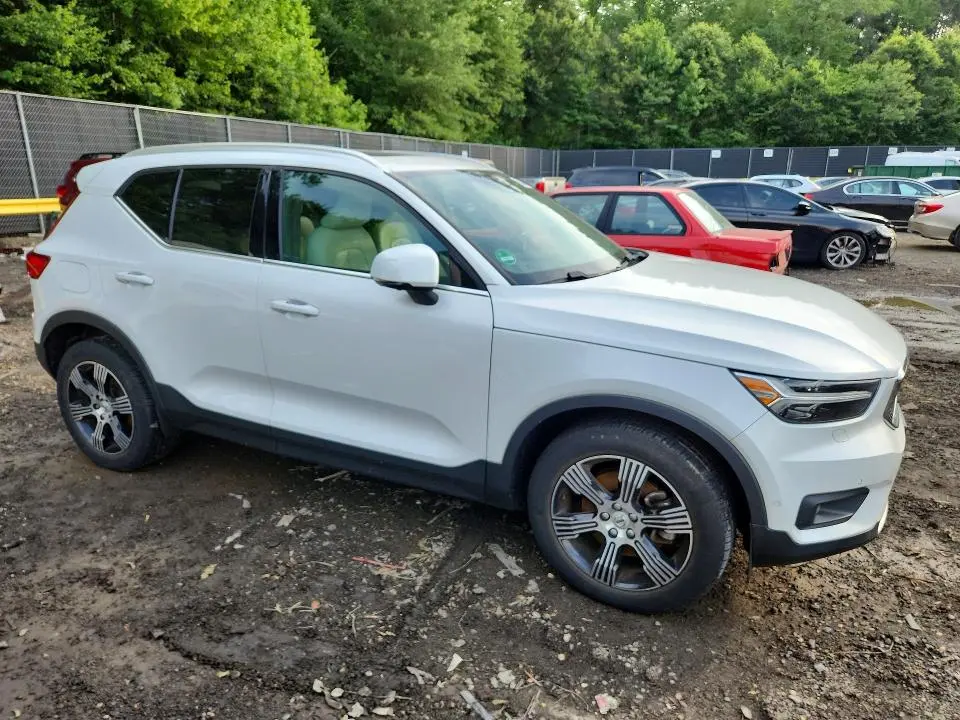 2019 VOLVO XC40 T4 INSCRIPTION  
