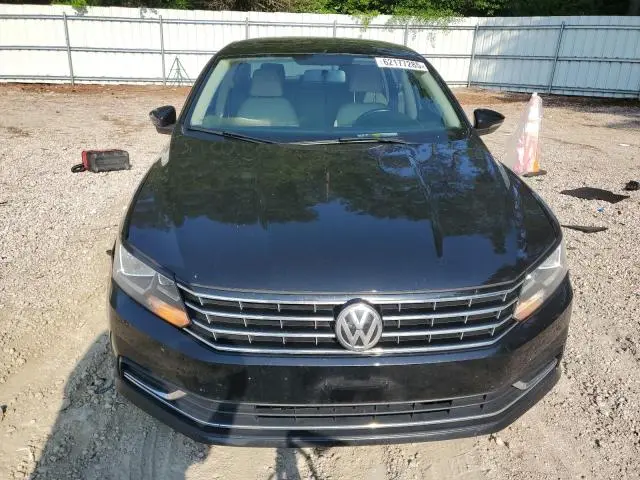 2016 VOLKSWAGEN PASSAT SE  