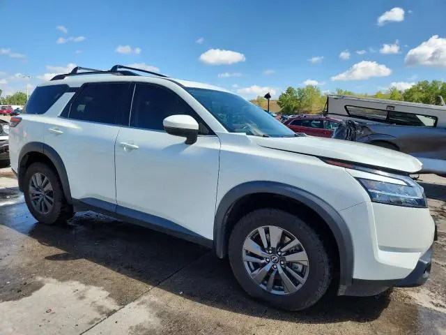 2022 NISSAN PATHFINDER SV  