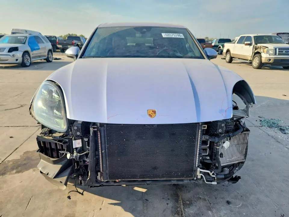 2021 PORSCHE CAYENNE E-HYBRID  