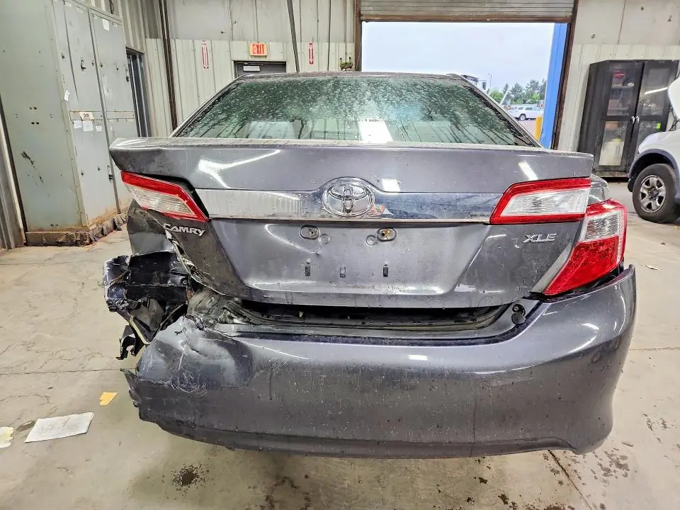 2012 TOYOTA CAMRY XLE  