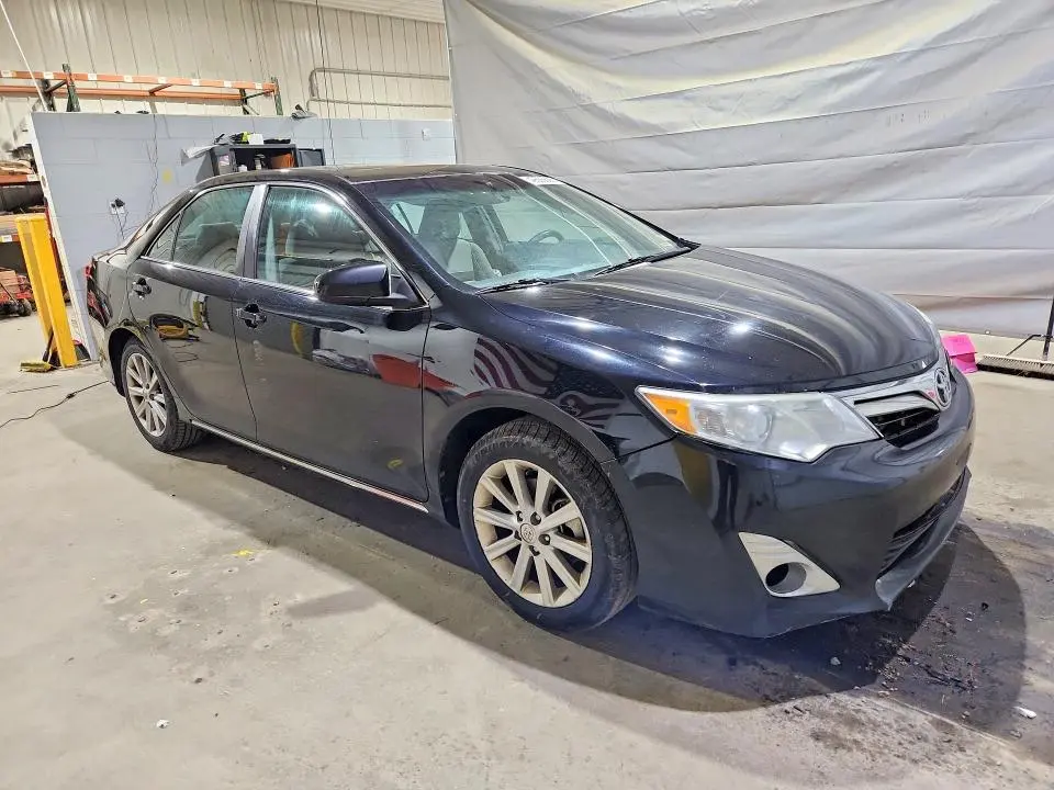 2014 TOYOTA CAMRY XLE  