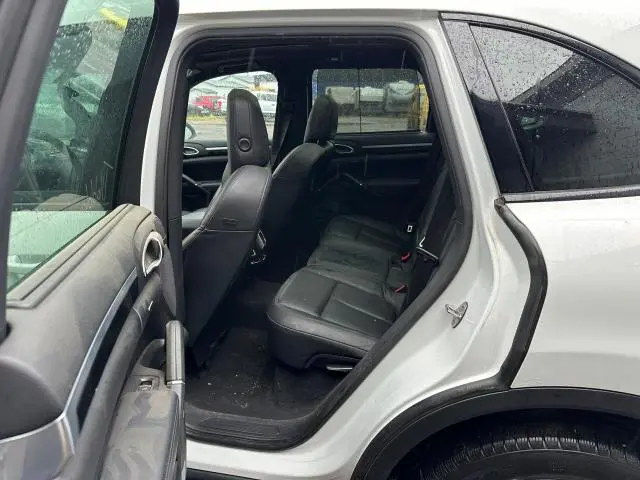 2013 PORSCHE CAYENNE   