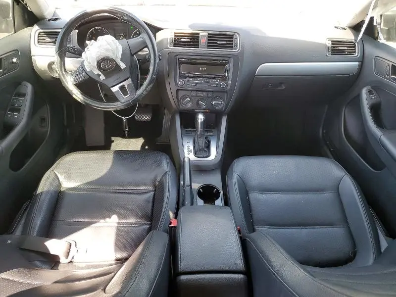2013 VOLKSWAGEN JETTA SE  