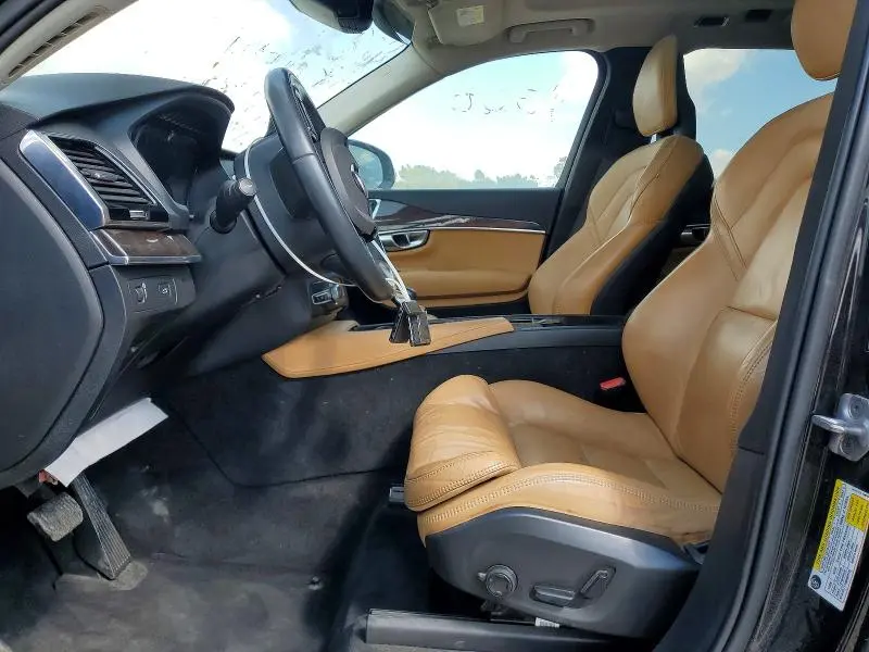 2016 VOLVO XC90 T6  