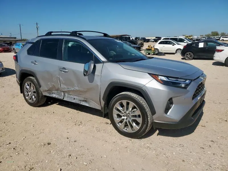 2024 TOYOTA RAV4 XLE PREMIUM  