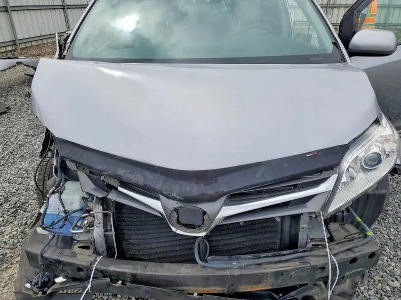 2018 TOYOTA SIENNA XLE PREMIUM 7-PASSENGER  