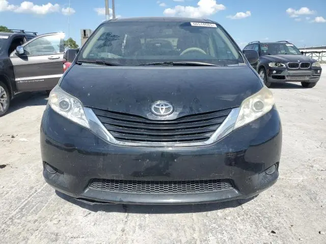 2013 TOYOTA SIENNA LE  