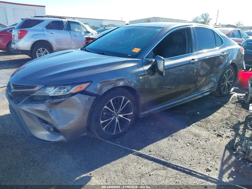 2018 TOYOTA CAMRY SE