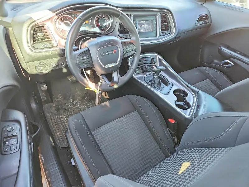 2015 DODGE CHALLENGER SXT  