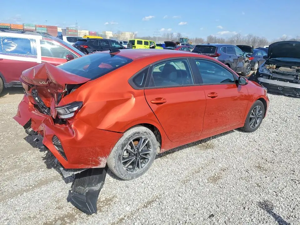 2023 KIA FORTE LXS  