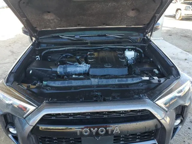 2023 TOYOTA 4RUNNER SE  