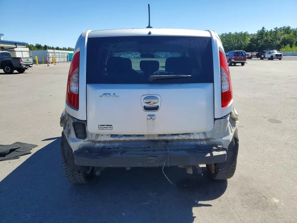 2013 KIA SOUL +  