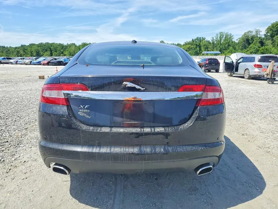 2011 JAGUAR XF   