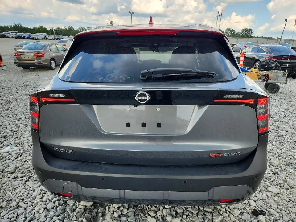 2025 NISSAN KICKS SR  