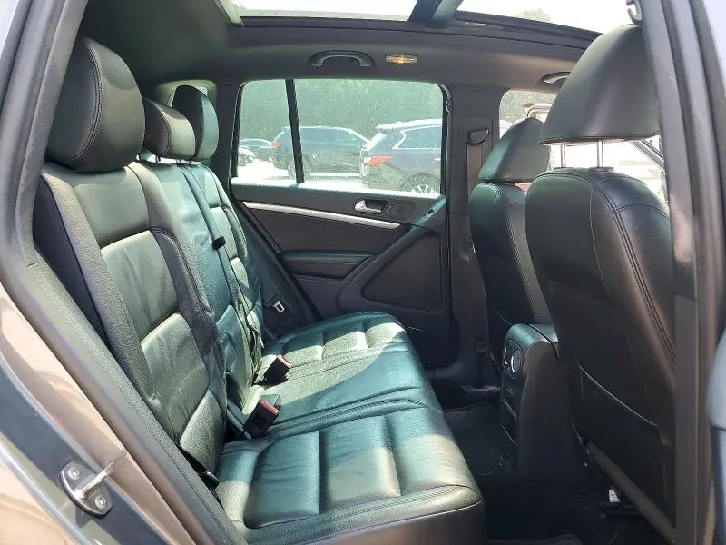 2014 VOLKSWAGEN TIGUAN S  