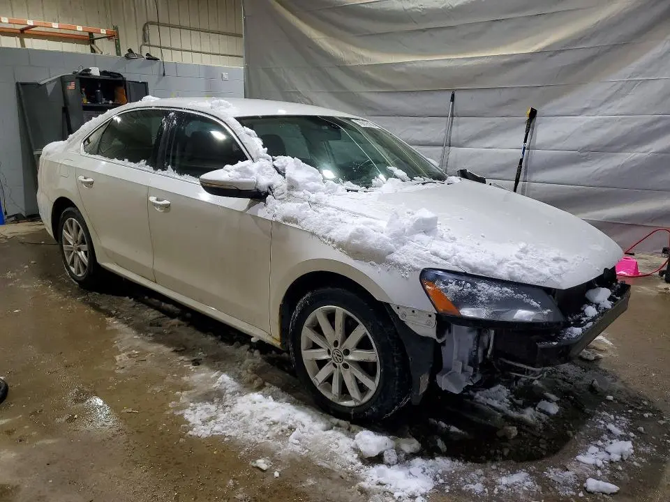 2012 VOLKSWAGEN PASSAT SE  
