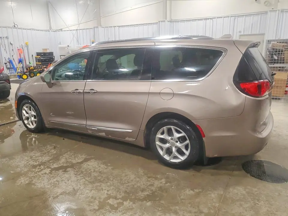 2017 CHRYSLER PACIFICA TOURING L PLUS  