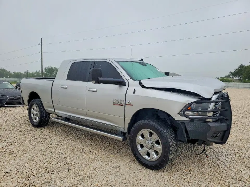2016 RAM 2500 SLT  