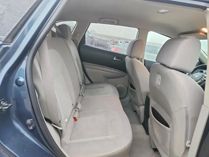 2013 NISSAN ROGUE S  