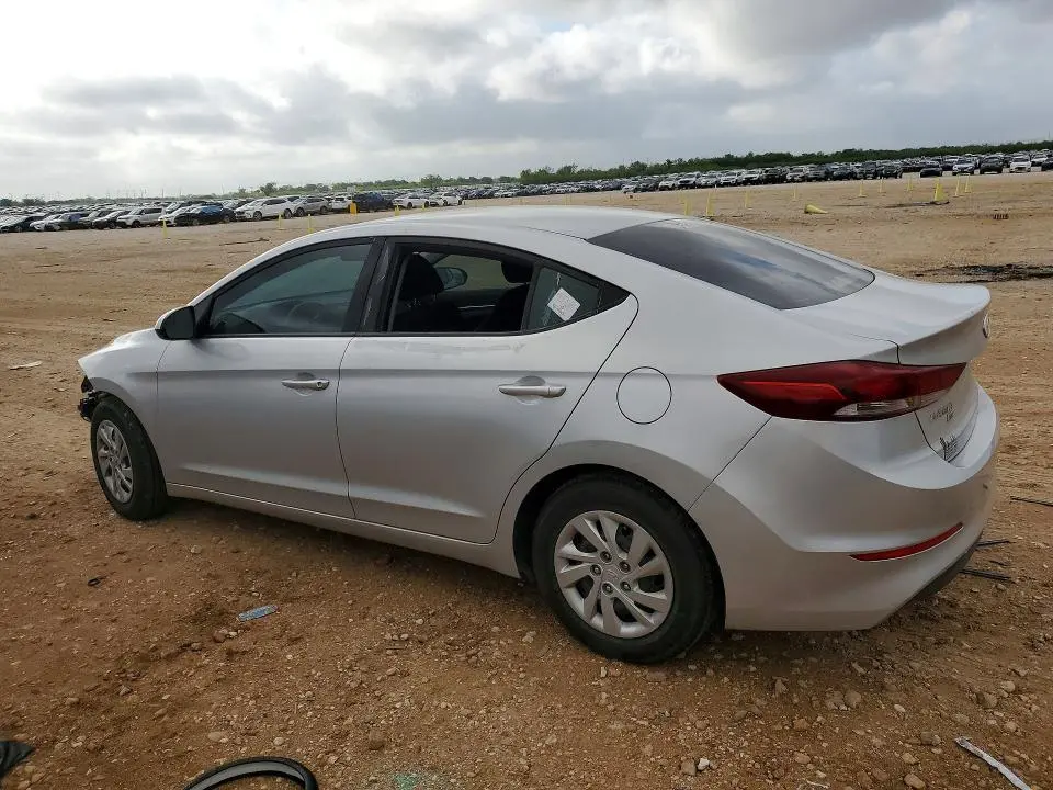 2018 HYUNDAI ELANTRA SE  