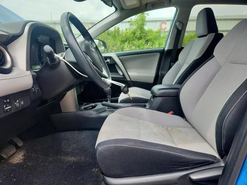 2017 TOYOTA RAV4 XLE  