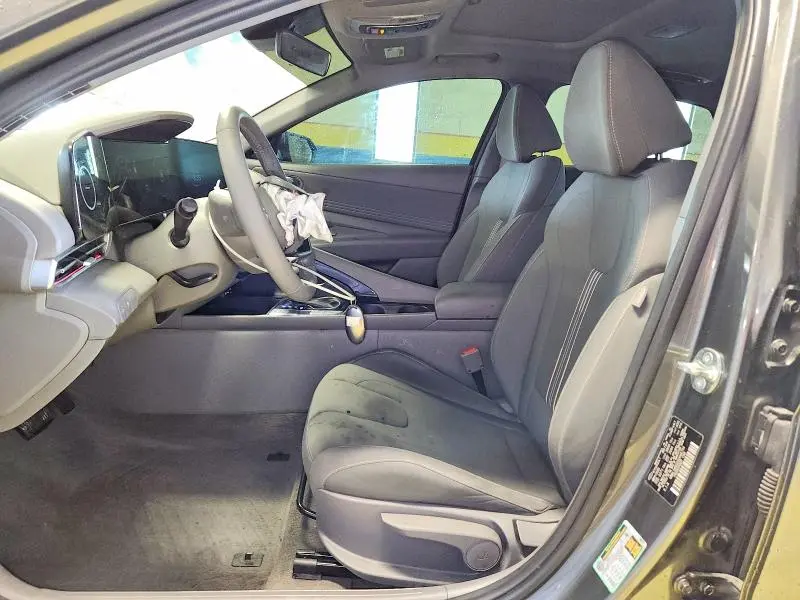 2025 HYUNDAI ELANTRA SEL  