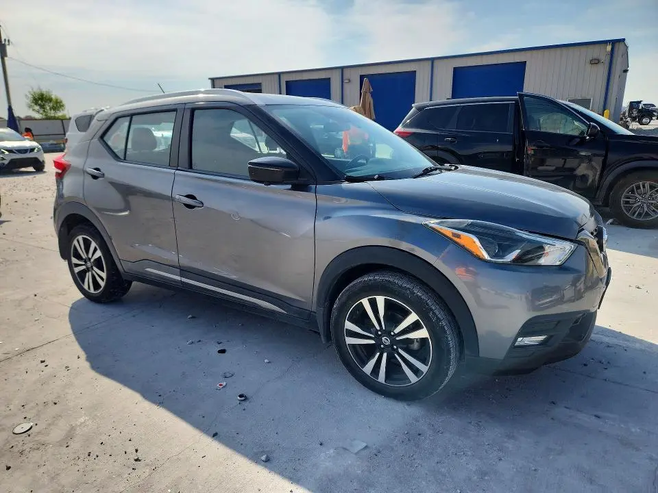 2019 NISSAN KICKS SR  