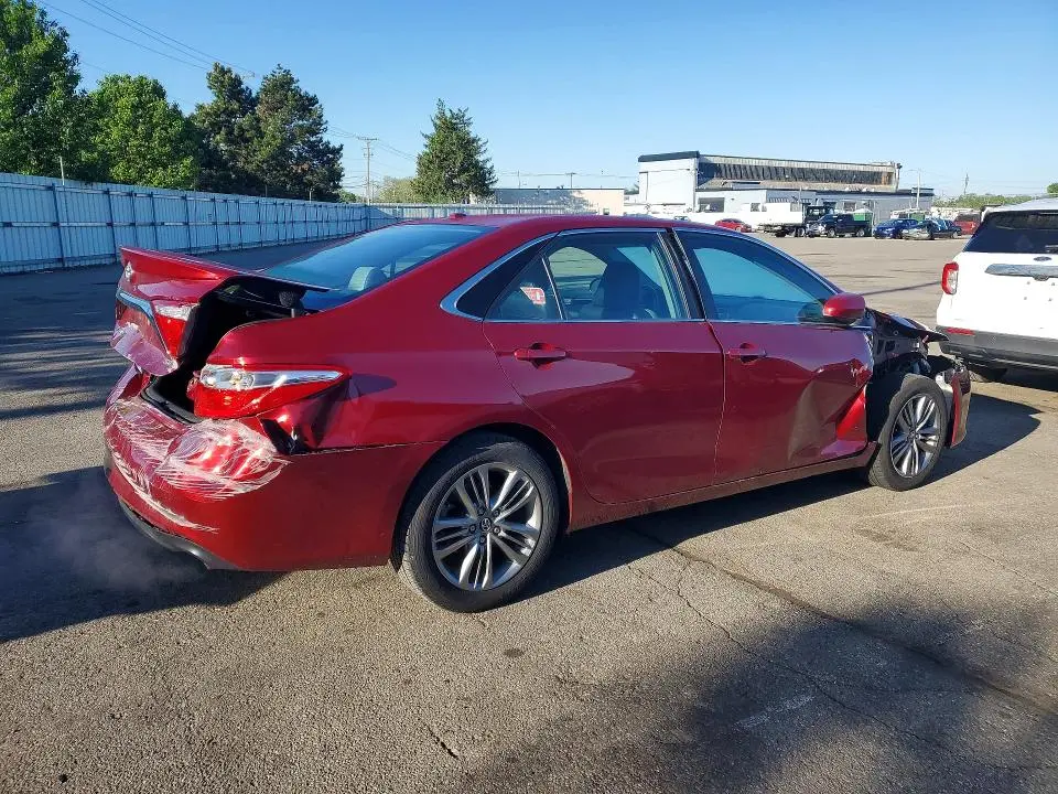 2016 TOYOTA CAMRY SE  