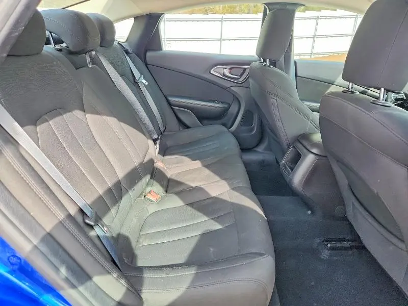 2017 CHRYSLER 200 LX  