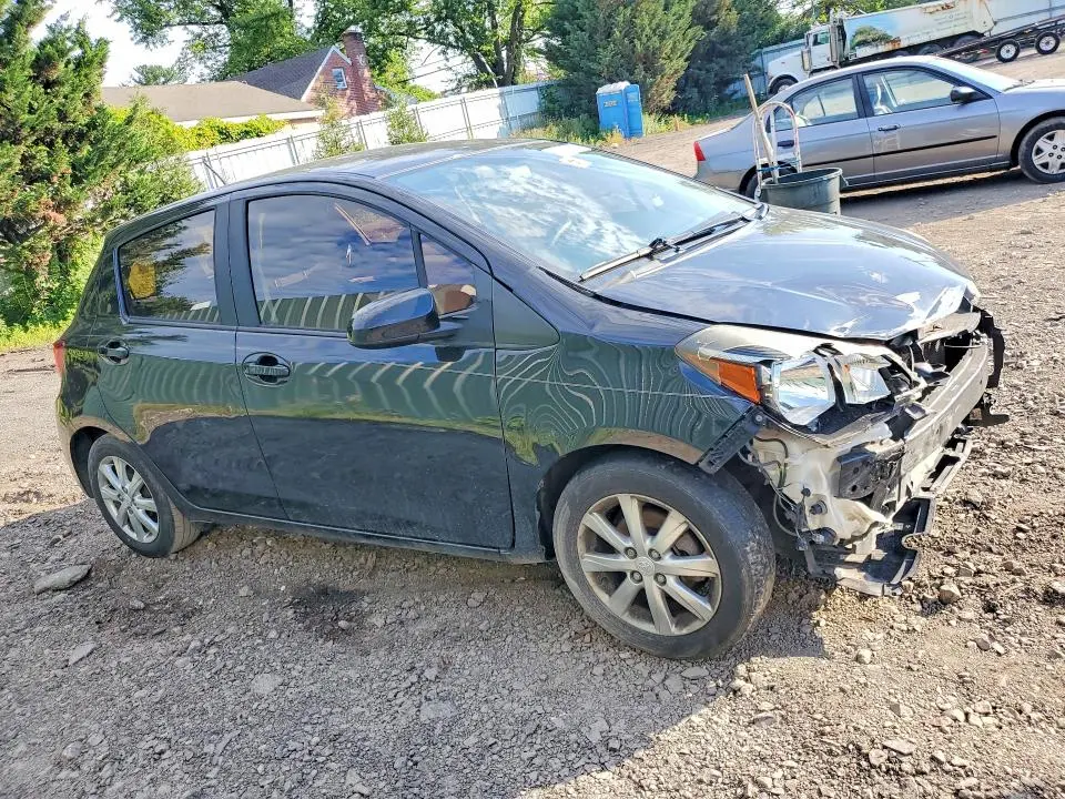 2015 TOYOTA YARIS 5-DOOR LE  