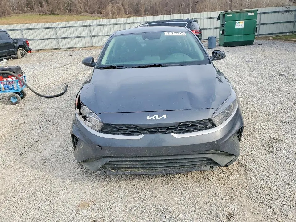 2023 KIA FORTE LX  