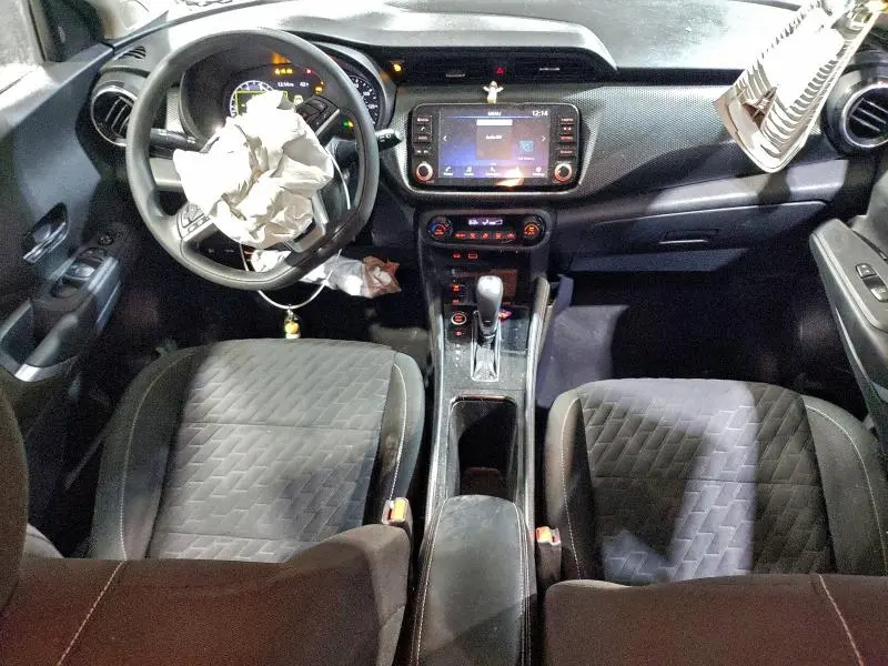 2021 NISSAN KICKS SV  