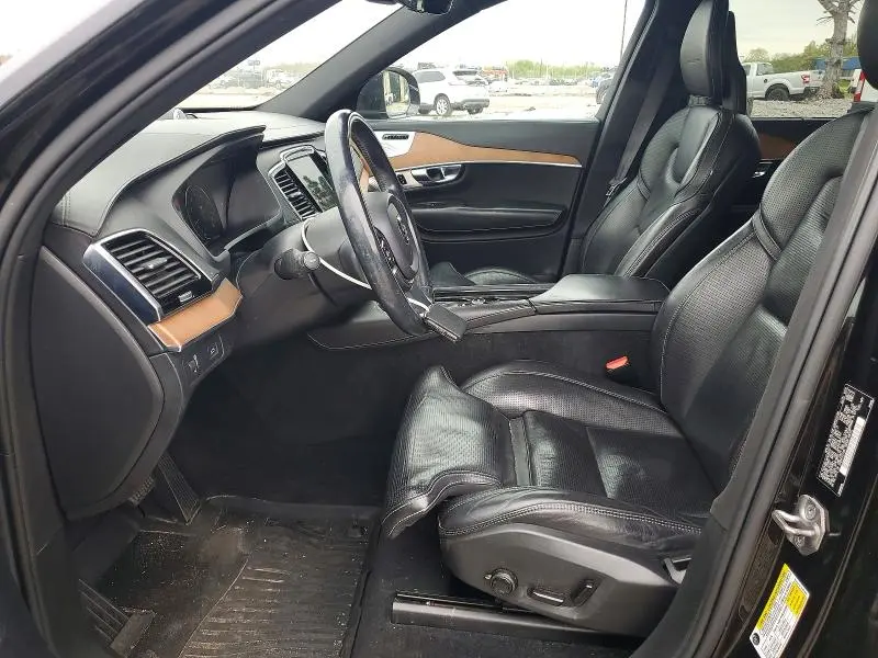 2016 VOLVO XC90 T6  