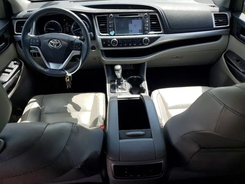 2016 TOYOTA HIGHLANDER XLE  