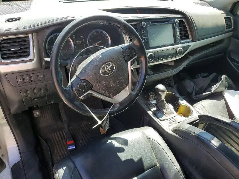 2017 TOYOTA HIGHLANDER XLE  