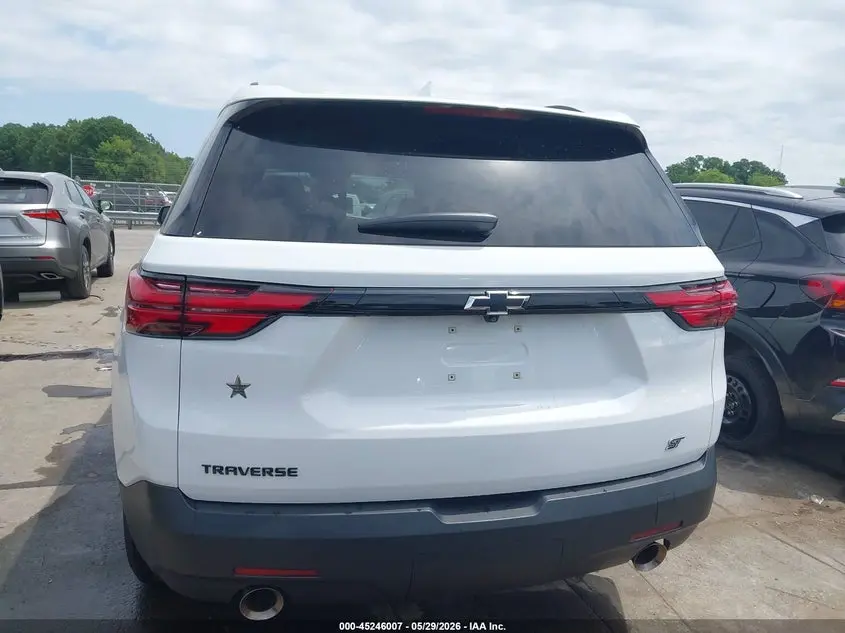 2023 CHEVROLET TRAVERSE FWD LS