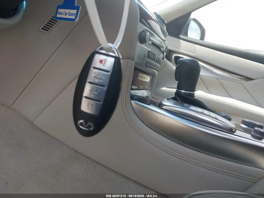 2015 INFINITI Q70L 3.7