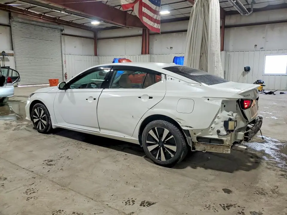 2022 NISSAN ALTIMA SL  