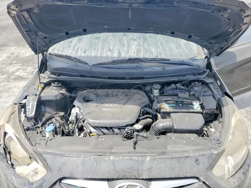 2013 HYUNDAI ACCENT SE  