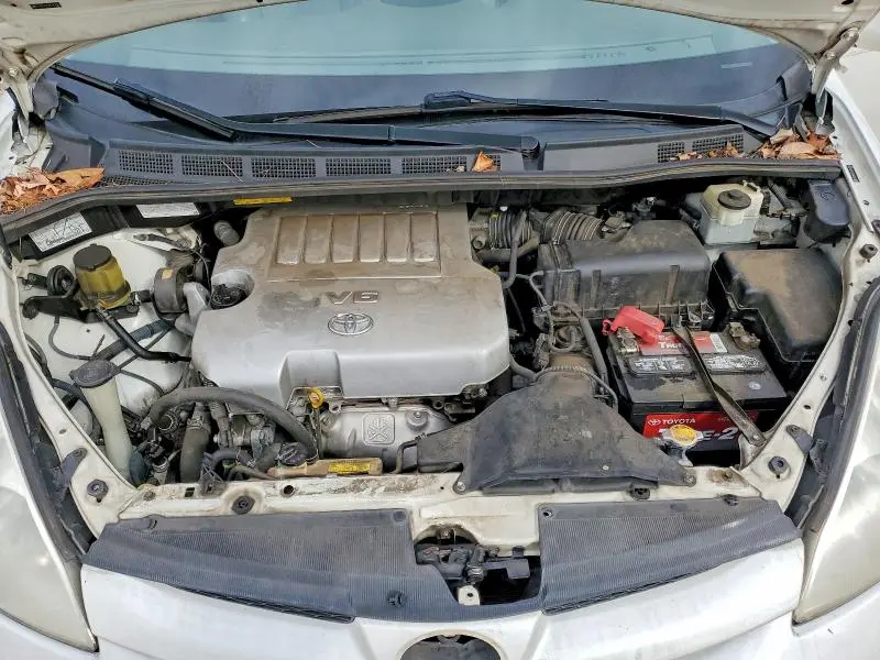 2010 TOYOTA SIENNA XLE  