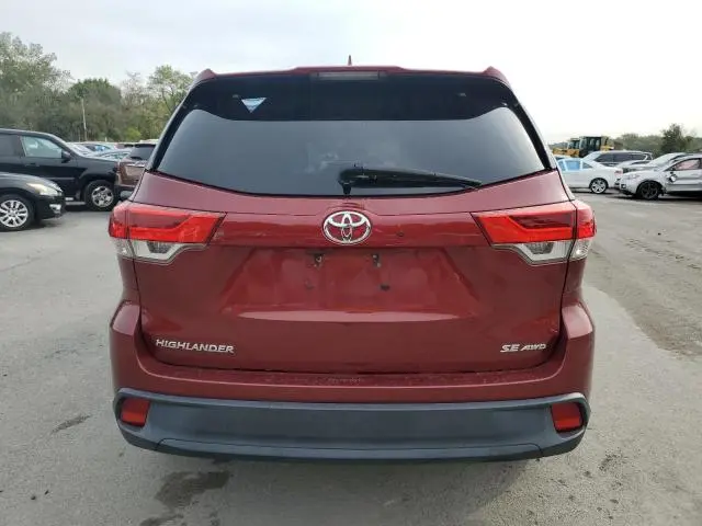 2018 TOYOTA HIGHLANDER SE  