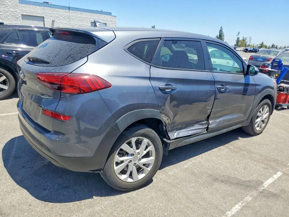 2021 HYUNDAI TUCSON SE  