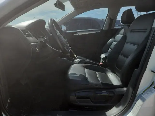 2015 VOLKSWAGEN JETTA SE  