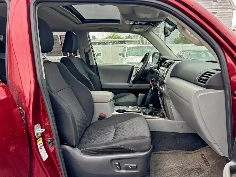 2010 TOYOTA 4RUNNER SR5  